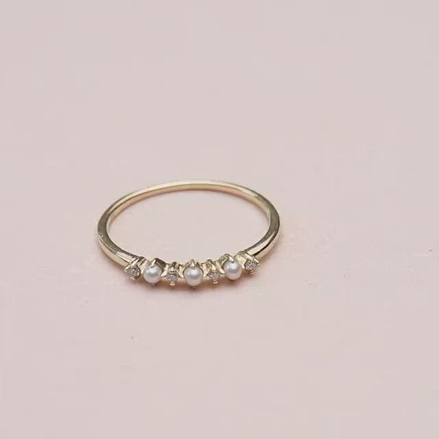 Video of freshwater pearl and diamond ring