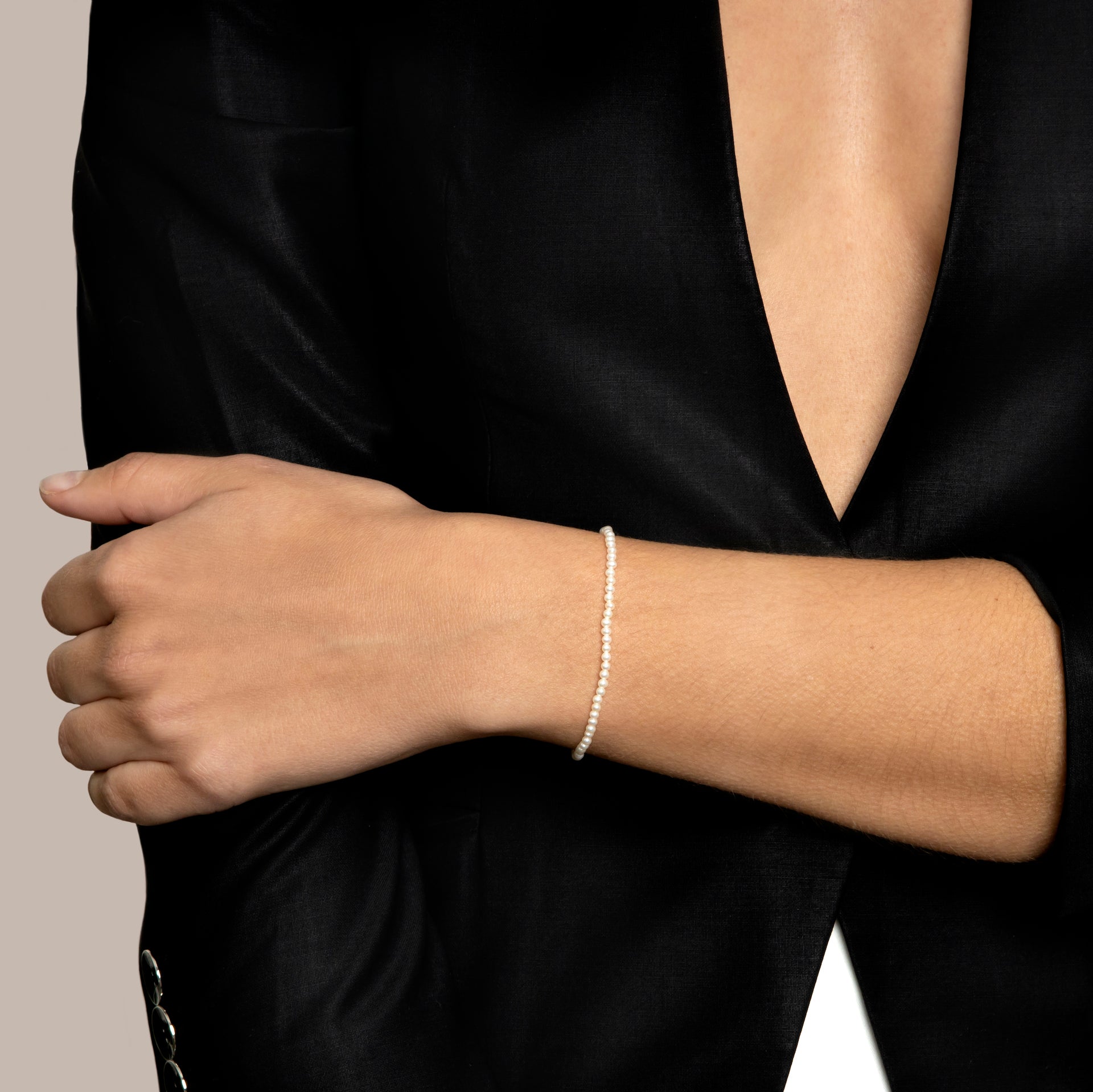 Mini pearl and solid gold bracelet